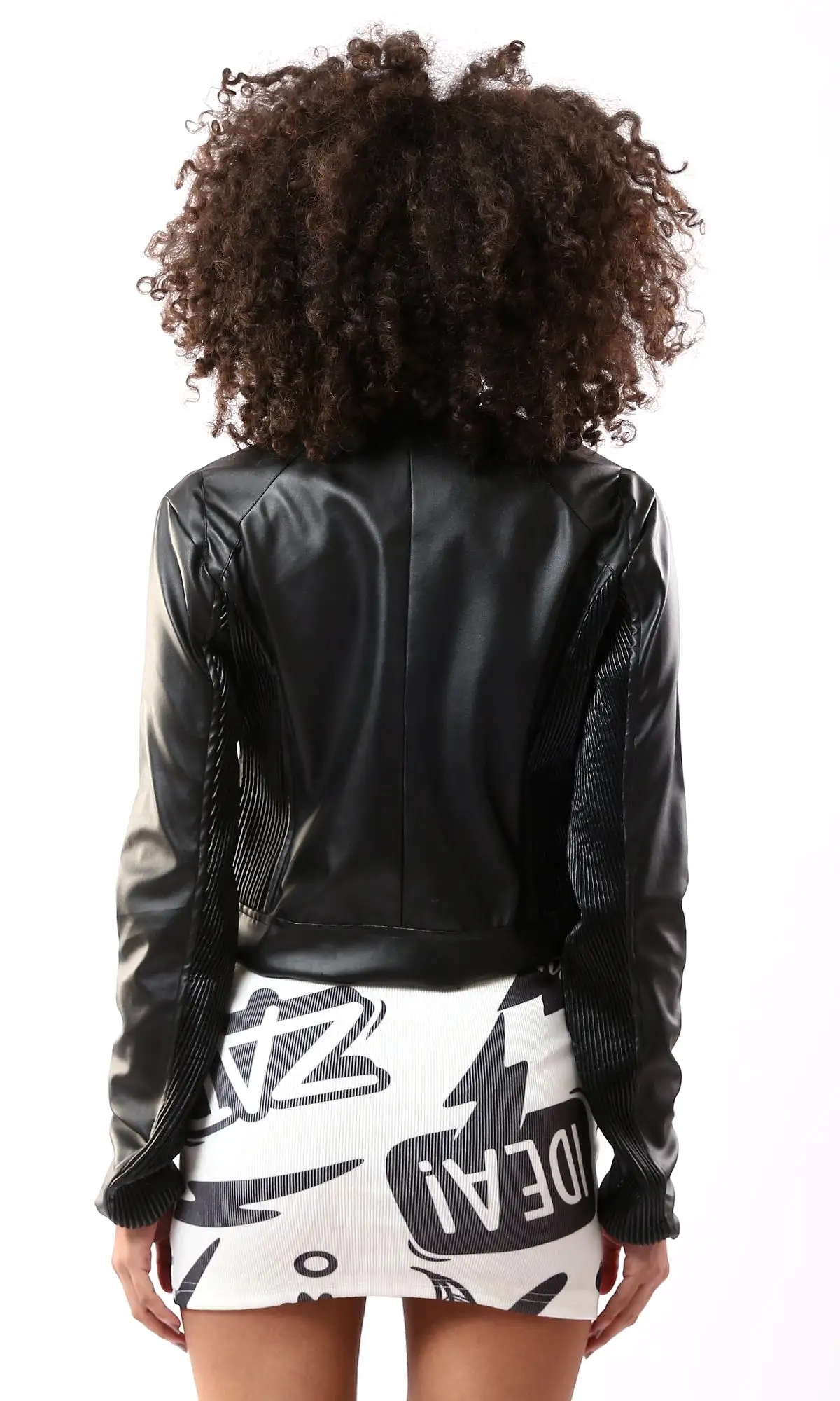 O176239 Round Neck Zipped Black Leather Jacket