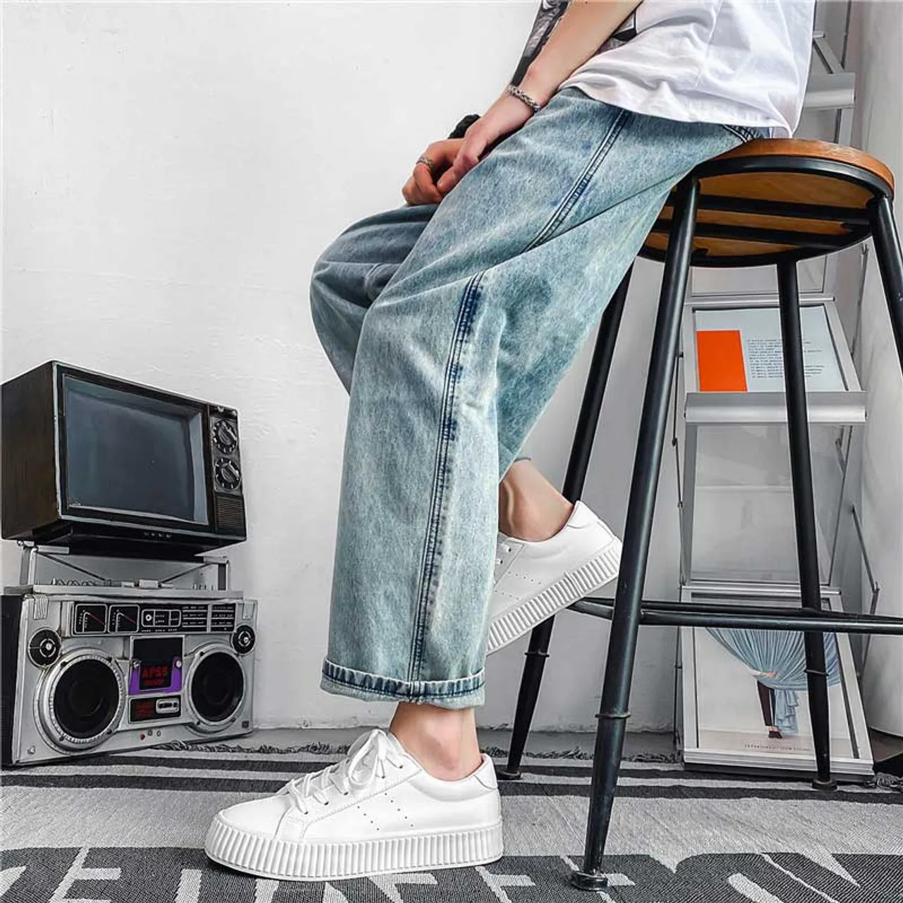 White simple plain casual lace up shoe sneaker